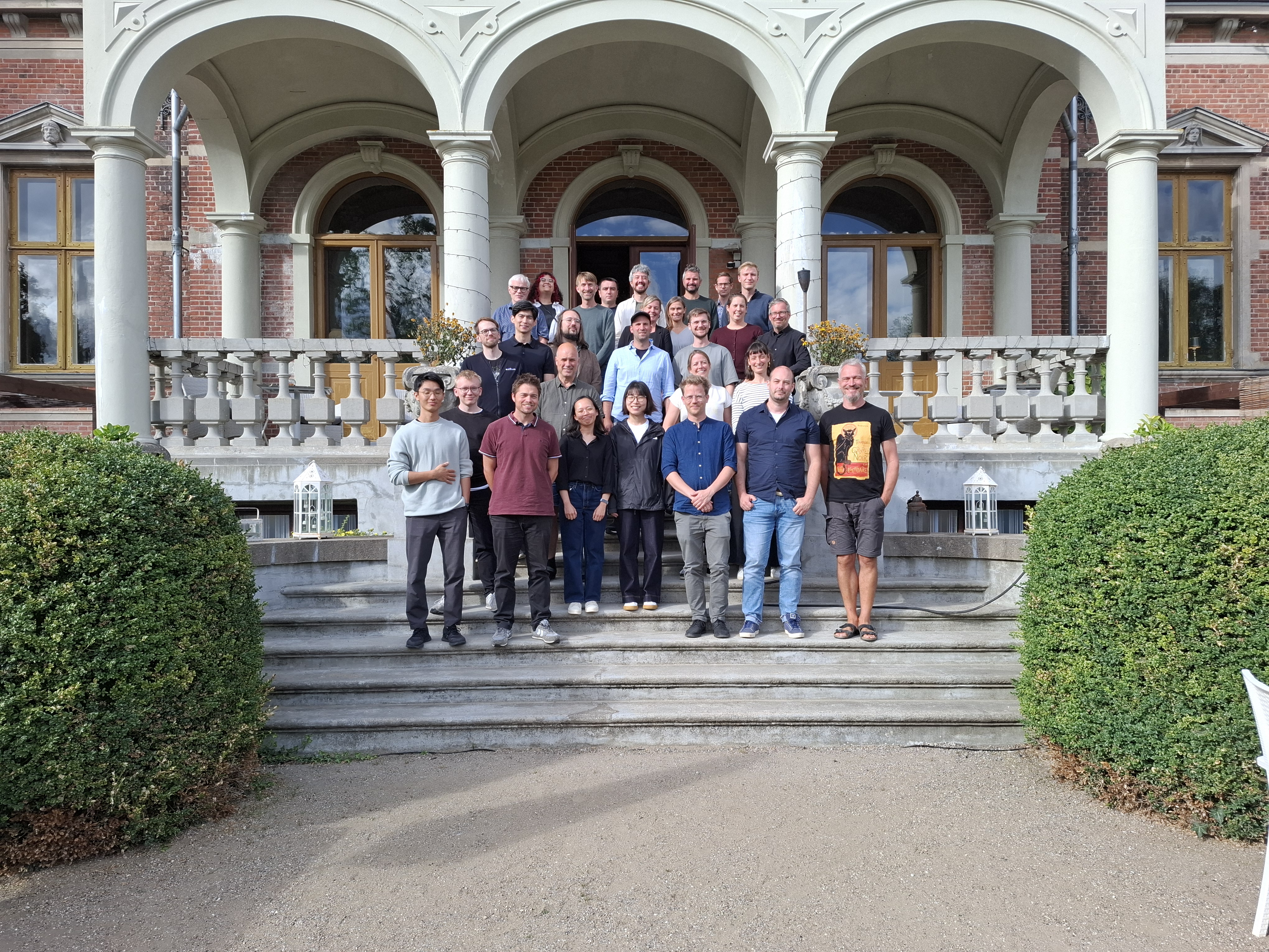 The conference participants in front of Fulgsang Manor. 